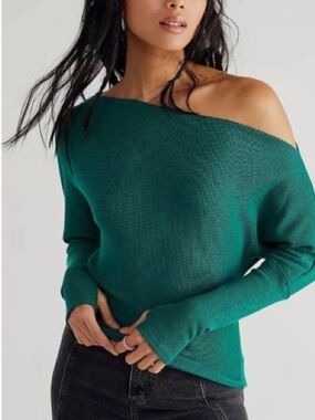We The Free NWT Fuji Thermal Green Top- S